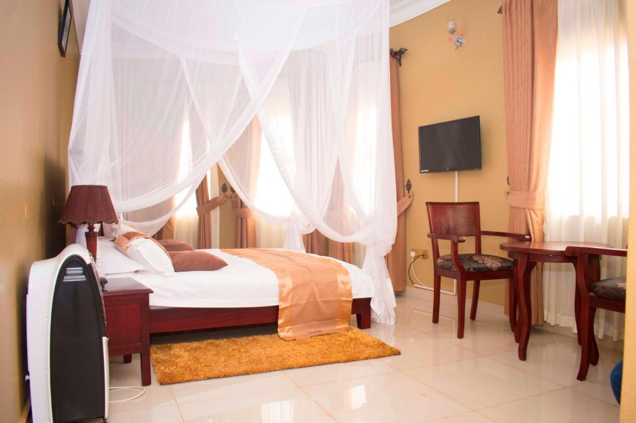 Kajansi Sapphire Hotel Entebbe Kigo מראה חיצוני תמונה