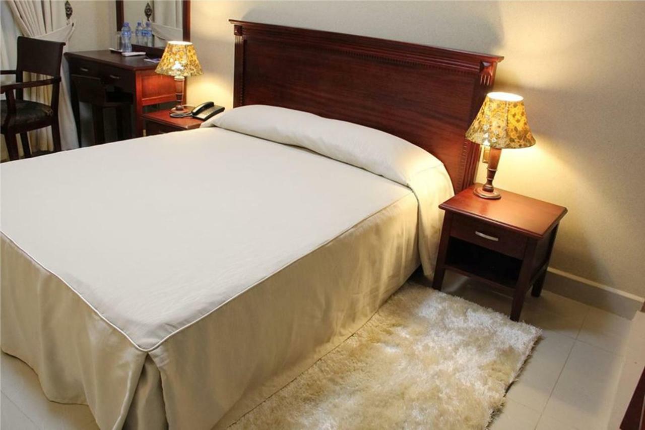 Kajansi Sapphire Hotel Entebbe Kigo מראה חיצוני תמונה