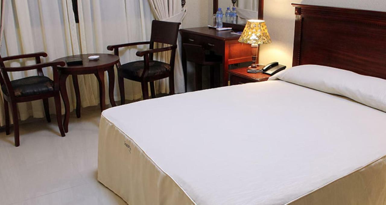 Kajansi Sapphire Hotel Entebbe Kigo מראה חיצוני תמונה