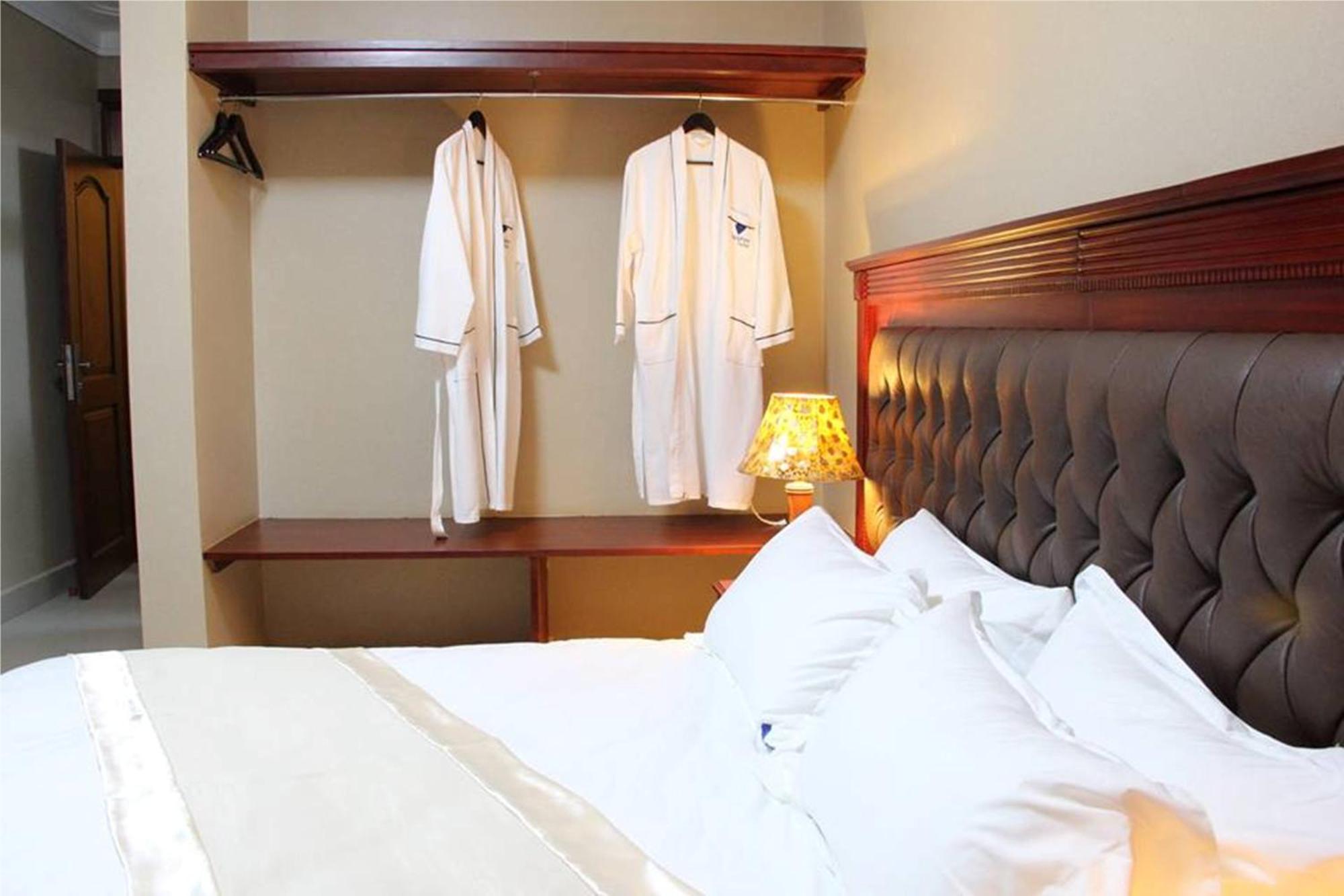 Kajansi Sapphire Hotel Entebbe Kigo מראה חיצוני תמונה